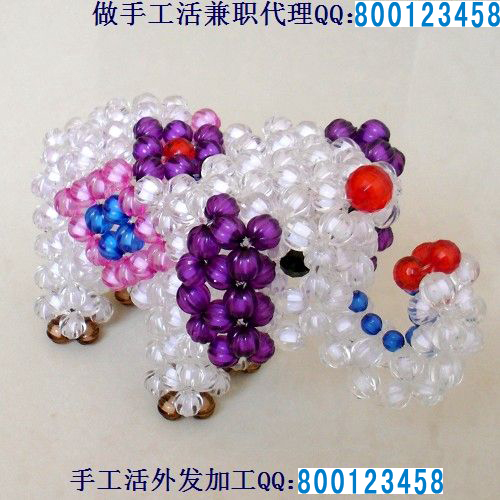 在家兼職手工活編織帽子抵御寒冷或出售賣(mài)錢(qián)(圖1)