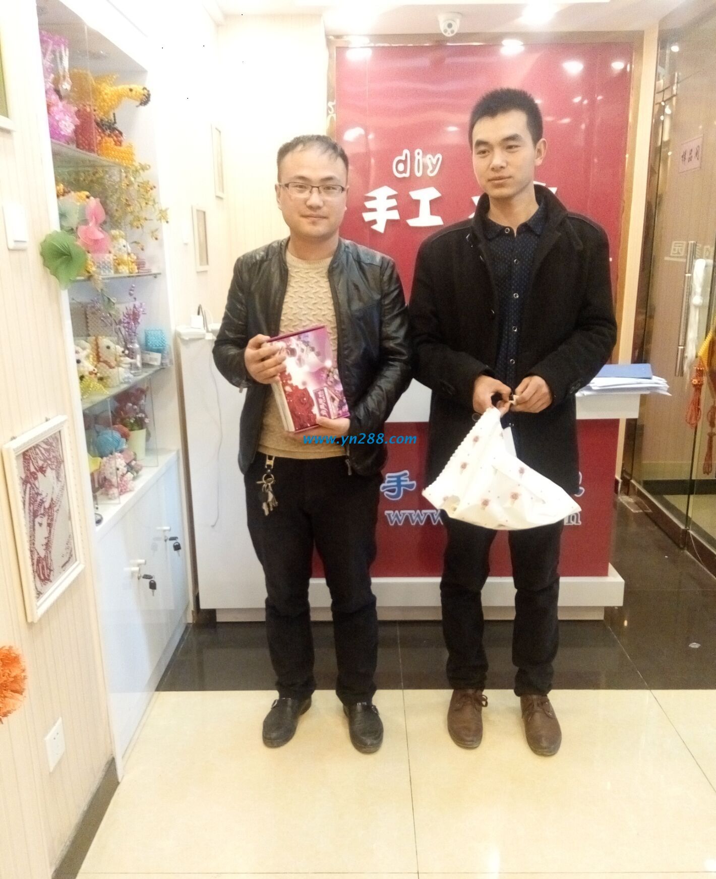 河南安陽(yáng)劉先生和朋友一起來(lái)到手工活之家考察項(xiàng)目 河南安陽(yáng)劉先生和朋友一起來(lái)到手工活之家考察項(xiàng)目(圖1)