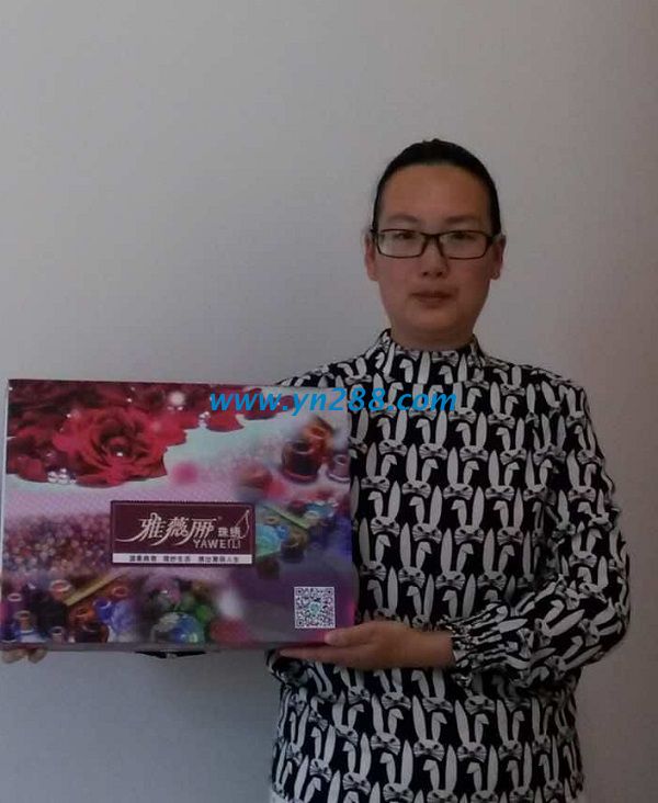 河南漯河中學(xué)教師葛女士業(yè)余時間兼職做手工活珠繡加工 河南漯河中學(xué)教師葛女士業(yè)余時間兼職做手工活珠繡加工(圖1)