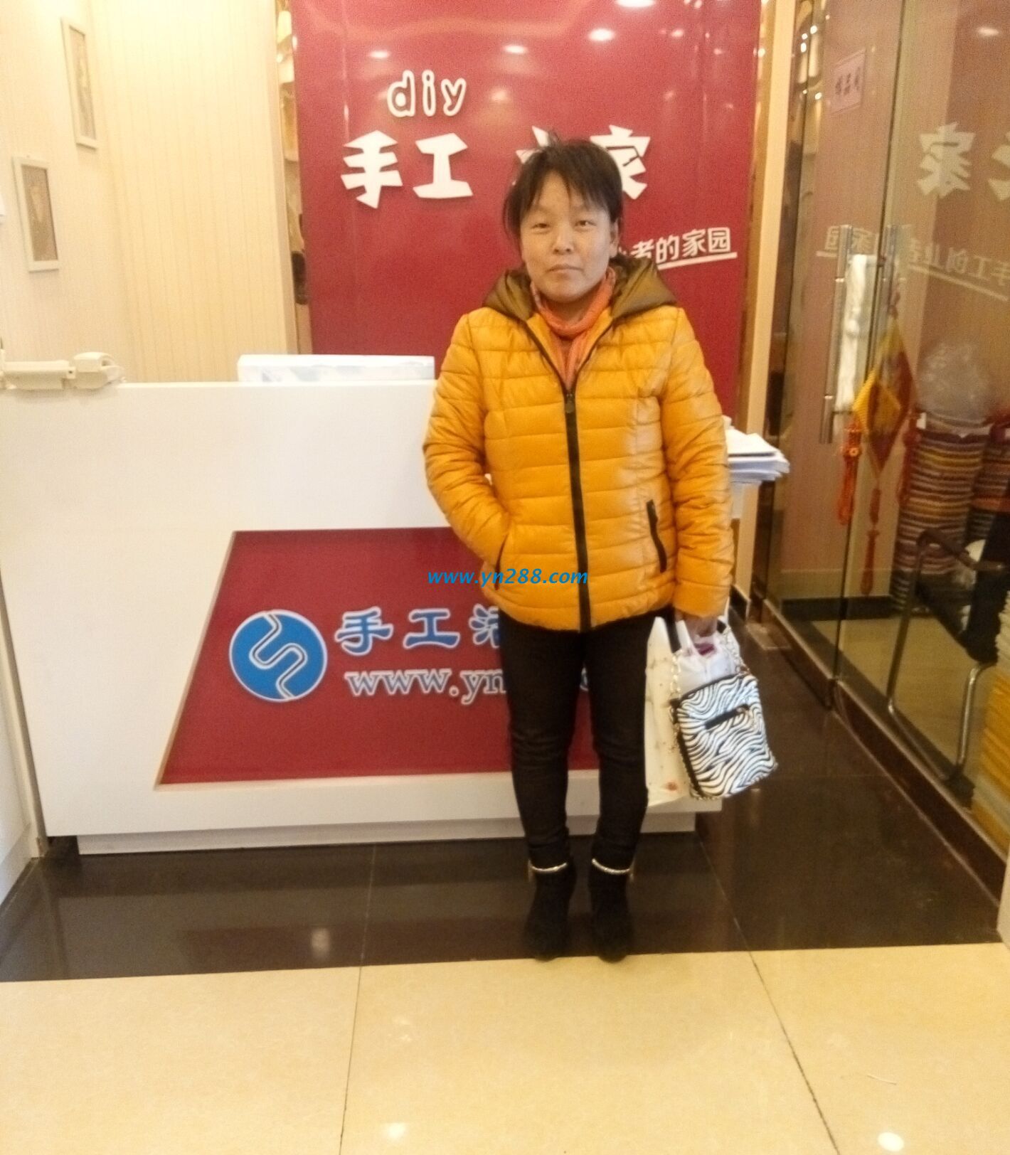 山東濟(jì)南王女士夫婦二人來到手工活之家總部考察，欲加盟代理(圖1)