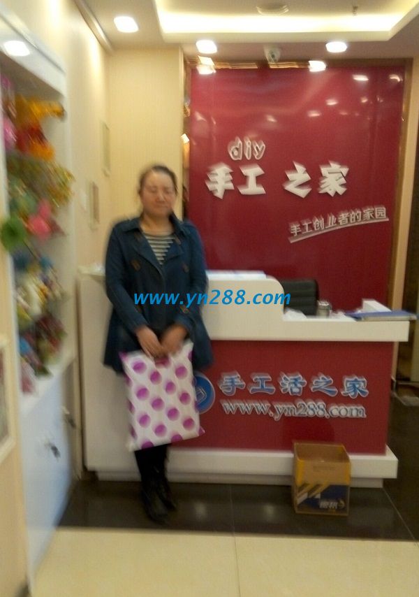 湖北棗陽手工愛好者田女士來手工活之家總部考察找手工活做 湖北棗陽手工愛好者田女士來手工活之家總部考察找手工活做(圖1)