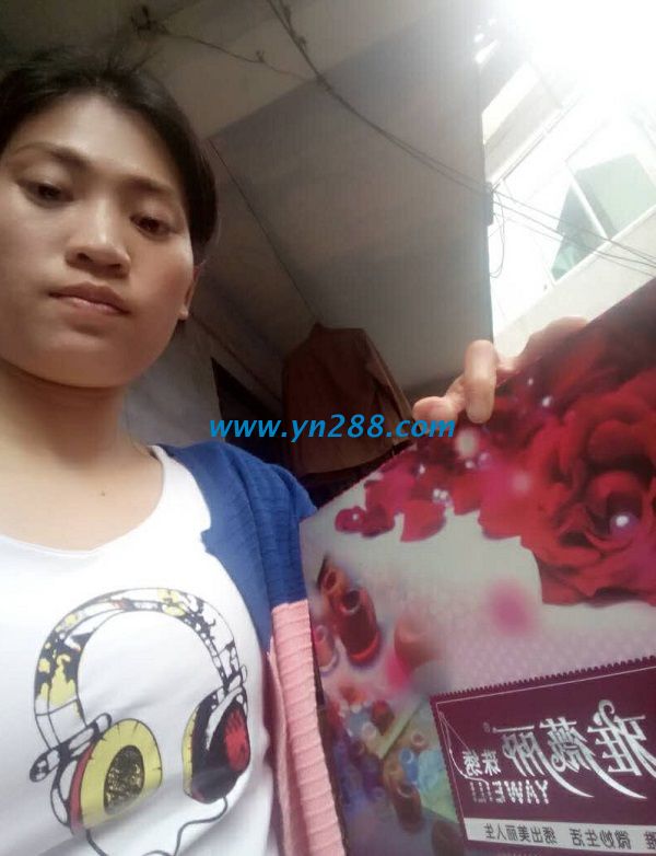 湖南株洲小超市劉女士業(yè)余時(shí)間做手工活珠繡加工掙錢(qián) 湖南株洲小超市劉女士利用業(yè)余時(shí)間做手工活珠繡加工掙錢(qián)(圖1)
