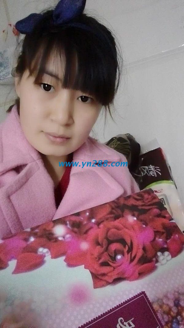 江蘇蘇州超市售貨員呂女士業(yè)余時間兼職做手工活珠繡加工賺錢 江蘇蘇州超市售貨員呂女士業(yè)余時間兼職做手工活珠繡加工賺錢(圖1)