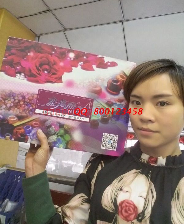 云南昭通超市王女士業(yè)余時間做手工活珠繡加工掙錢 云南昭通超市王女士業(yè)余時間做手工活珠繡加工掙錢(圖1)