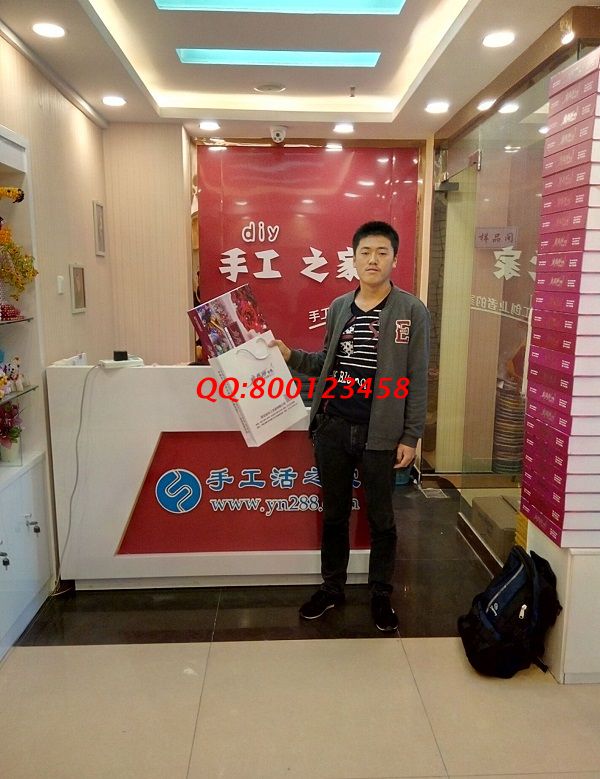 遼寧建平縣農(nóng)民小哥營先生來手工活之家考察,欲創(chuàng)業(yè)組織人做手工活 遼寧建平縣農(nóng)民小哥曹先生手工活外發(fā)加工創(chuàng)業(yè)組織人做手工活串珠(圖1)