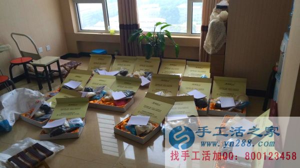 所有的材料已放齊全，等待密封
