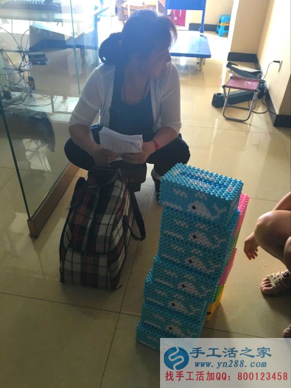 手工活之家的代理送來的紙抽盒是不是很漂亮！