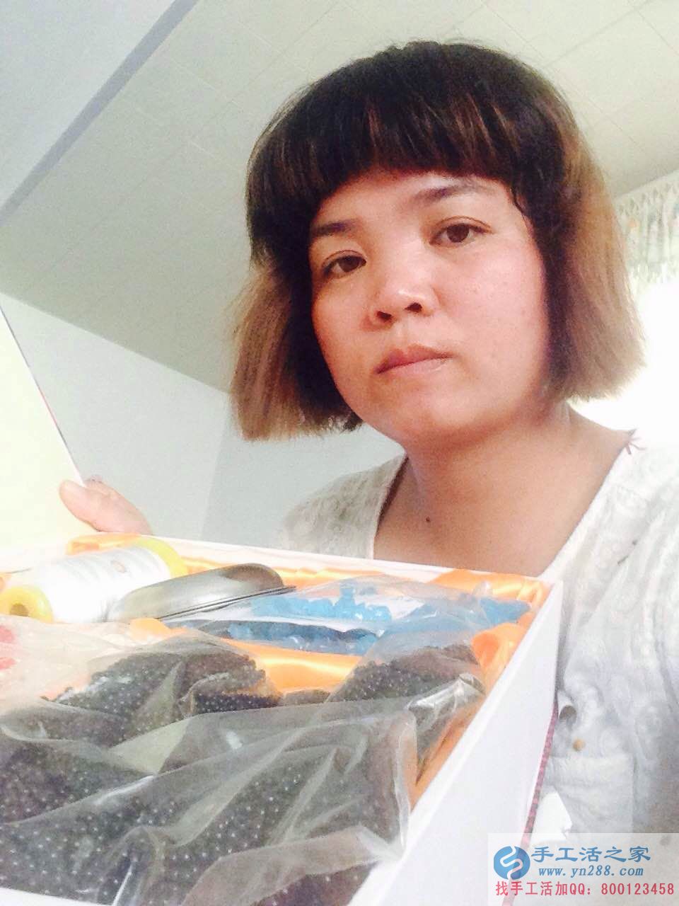 適合家庭婦女做的手工活，廣東佛山錢女士找到手工活串珠繡