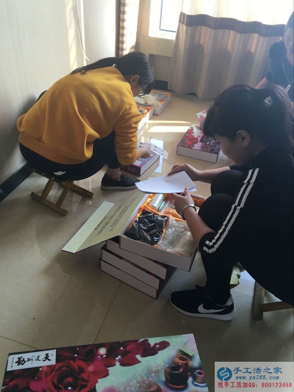 在家能做的兼職，邢臺理發(fā)店老板前來手工活之家做串珠加工外發(fā)