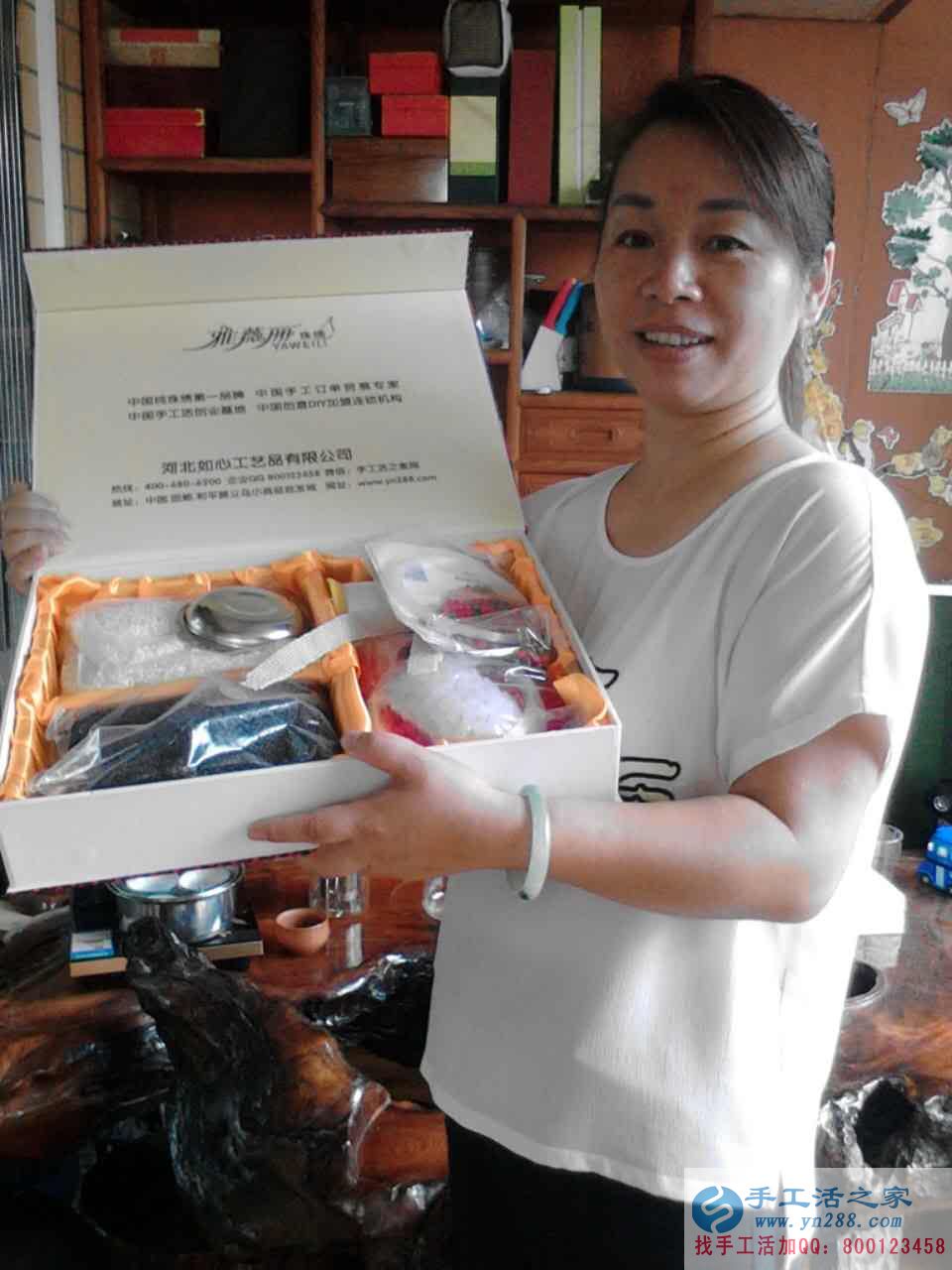 廣西百色市覃女士找到可以在家做的手工活，不交押金不用錢