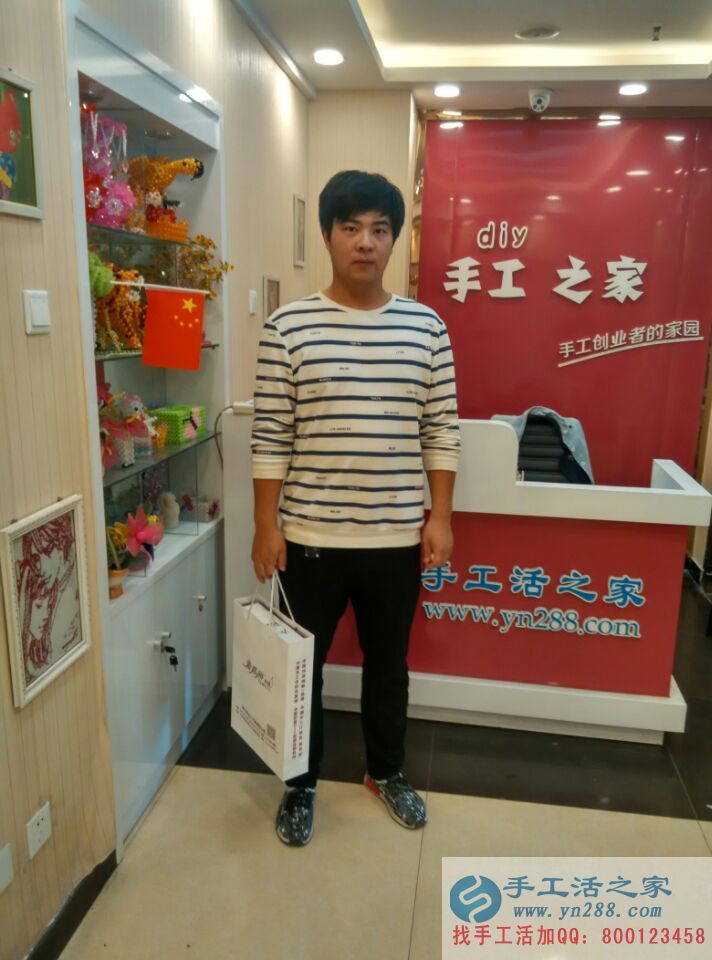 河北邢臺(tái)柏先生來(lái)手工活之家?guī)屠掀耪沂止せ钭鰭炅慊ㄥX 河北邢臺(tái)柏先生來(lái)手工活之家?guī)屠掀耪沂止せ钭鰭炅慊ㄥX