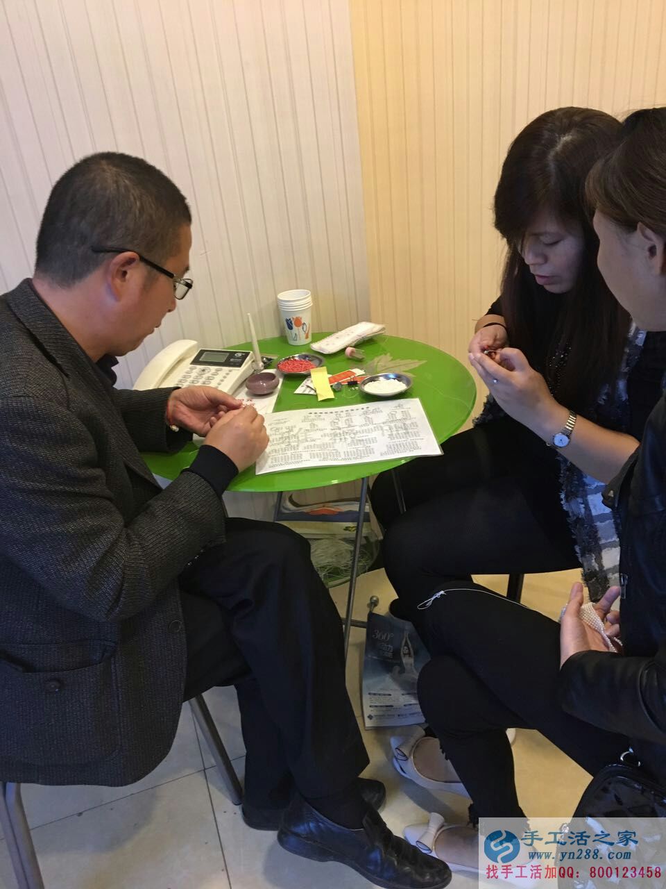 江蘇阜寧縣崔先生夫婦來(lái)手工活之家考察成功加入村代理！