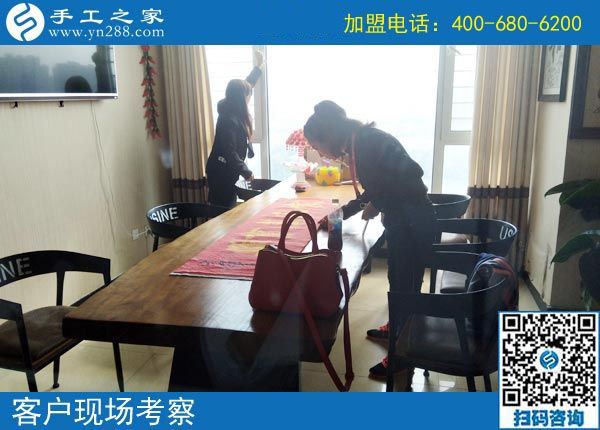 舍得是因為擁有，廣東深圳王女士做沒有押金的手工活給自己人生的底氣