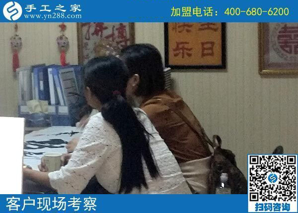 為了把家照顧好，為了多掙錢(qián)，湖南汩羅易女士選擇干這個(gè)，已經(jīng)半年多了