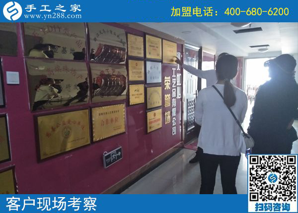 服裝不好賣，廣西崇左韋女士找到正規(guī)串珠手工活加工項目掙錢補貼