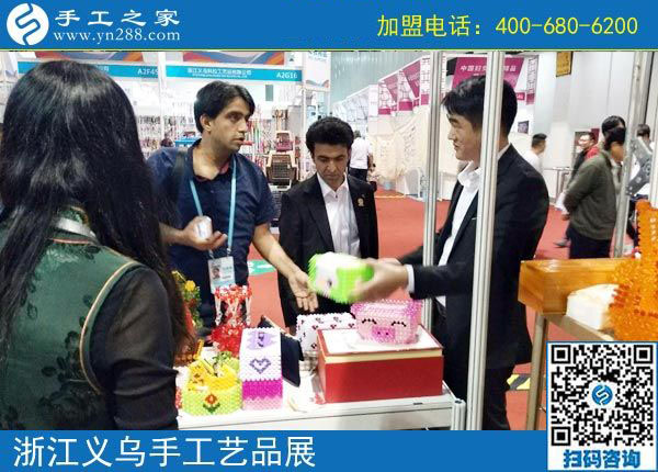 每次結(jié)算幾百元，河南禹州劉女士對拿回家做的手工活加工項(xiàng)目非常滿意