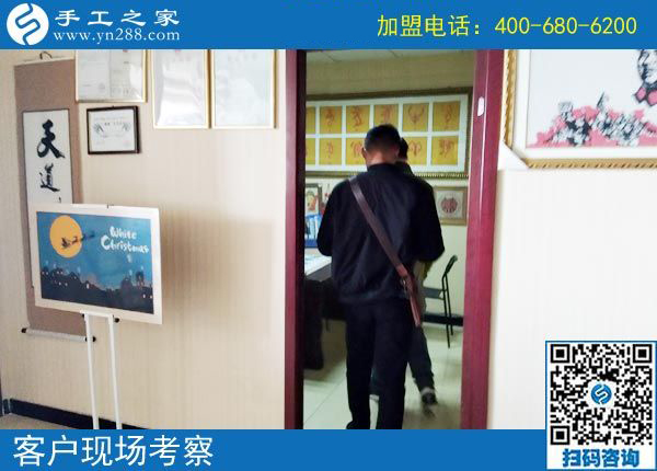 看到“手工海洋”的視頻，山東鄒城秦先生認(rèn)準(zhǔn)這個(gè)沒有押金的手工活