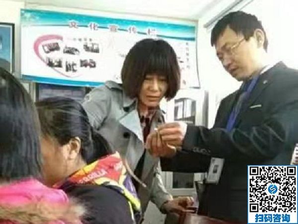 走進社區(qū)，讓珠繡手工成為大家脫貧致富的一件法寶！----記手工之家走進社區(qū)培訓(xùn)串珠手工活動