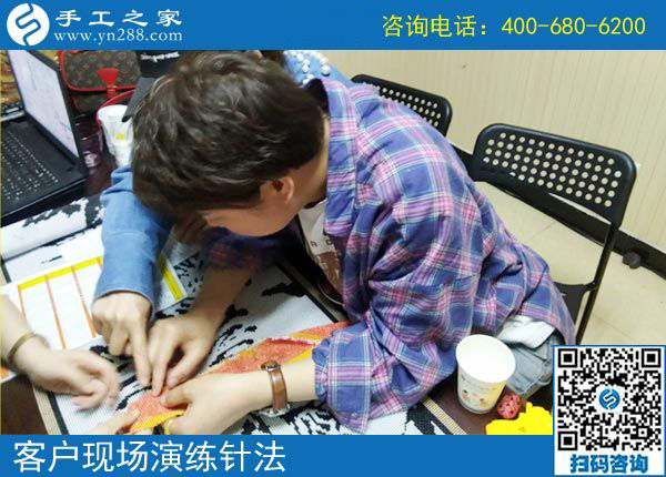 4月22日，正規(guī)供料的手工活，按時結(jié)算加工費(fèi)的手工活就是珠繡，手工之家接待考察加工客戶剪影
