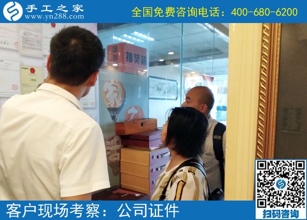 這個(gè)正規(guī)供料的手工活，是重慶蘇女士追求自信快樂人生的法寶
