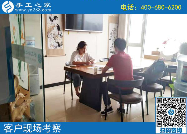 8月1日，拿回家做的手工活，大家都選擇勵(lì)志珠珠繡，手工之家接待考察加工客戶剪影