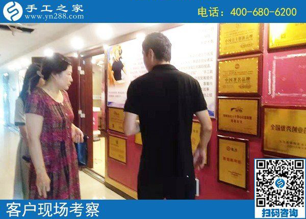 8月19日，能掙錢(qián)的手工活是珠繡負(fù)責(zé)回收的手工活，手工之家接待考察加工客戶(hù)剪影