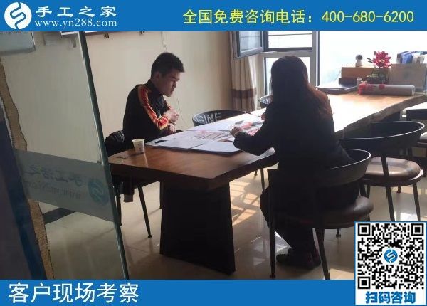 10月22日，天漸涼，大家選擇珠繡在家做的手工活原來(lái)是這個(gè)原因，手工之家接待考察加工客戶剪影