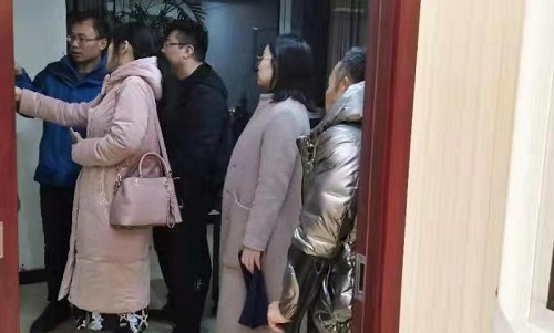 加大珠繡市場化、著重產(chǎn)品創(chuàng)新------記邯鄲學院文化產(chǎn)業(yè)管理專業(yè)主任一行到手工之家調研指導