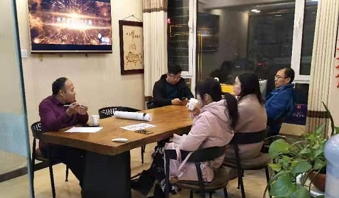加大珠繡市場化、著重產(chǎn)品創(chuàng)新------記邯鄲學院文化產(chǎn)業(yè)管理專業(yè)主任一行到手工之家調研指導