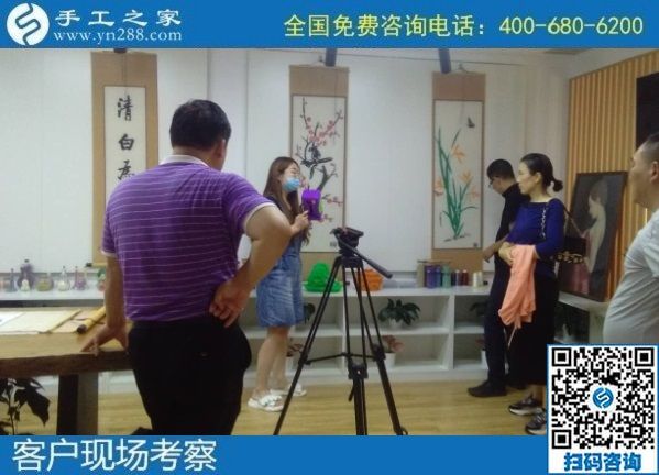 8月2日，想把手工活拿回家做，想接正規(guī)廠家的手工活，大家都選擇了這里，手工之家接待考察加工客戶剪影