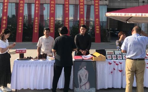 亮相“中國農民豐收節(jié)”，勵志珠珠繡等純手工大放異彩(圖1)