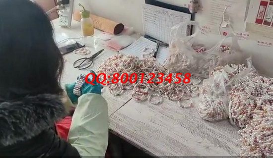 12月29日，拿回家做的手工活大批有，沒有技術(shù)門檻，老人也能做。手工之家倉庫日常工作實拍