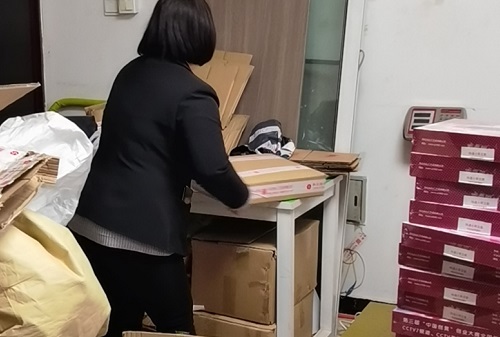 發(fā)貨、整理兩不誤------手工之家材料庫年終大盤點行動開始發(fā)貨、整理兩不誤------手工之家材料庫年終大盤點行動開始