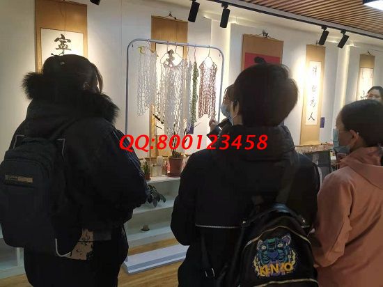 3月7日，拿回家做的手工活，想接正規(guī)廠家的手工活，就選勵(lì)志珠珠繡，手工之家接待考察合作加工客戶剪影