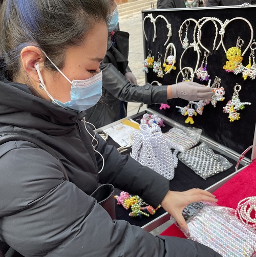 祝福三·八婦女節(jié)，勵志珠珠繡添風(fēng)采！------記手工之家參加“幸福叢臺、巾幗添彩”手工藝品展
