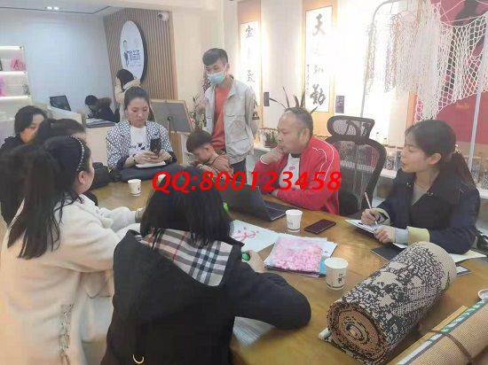 4月2日，做手工活是有技巧的，珠繡可以寄到家做的手工活要好要快就要看看這些，勵(lì)志珠珠繡串珠小飾品實(shí)拍