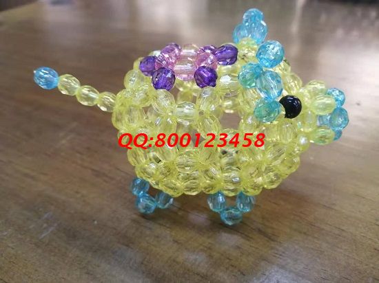 1月21日，可以寄到家做的手工活，在家做手工活掙錢，手工之家的珠繡串珠手工活外發(fā)加工項(xiàng)目可信可靠，圖為勵(lì)志珠珠繡串珠成品實(shí)拍