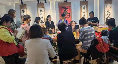 創(chuàng)業(yè)，其實(shí)有章可循，“手工之家”模式讓你人生有夢、創(chuàng)業(yè)成功                      ----記手工之家第二期全國優(yōu)秀繡娘培訓(xùn)會(huì)