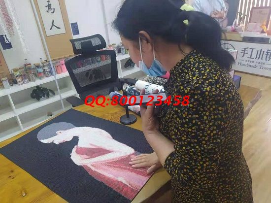 5月25日，找拿回家做的手工活掙錢，找正規(guī)手工活外發(fā)加工企業(yè)，就選勵志珠珠繡，手工之家接待考察合作加工客戶