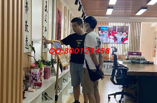 注重培訓(xùn)、注重質(zhì)量，在家做外發(fā)手工活的他珠繡手工做的很成功(圖1)