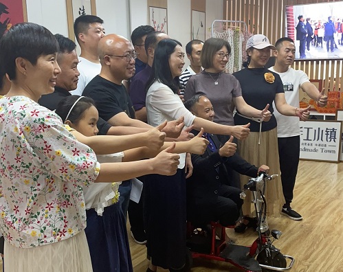 傳遞愛心，讓社會(huì)美好溫暖------記邯鄲紅十字愛心公益聯(lián)盟在手工之家