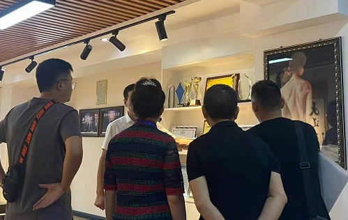 以珠繡手工為紐帶，做好居家就業(yè)創(chuàng)業(yè)-------記四川南充殘聯(lián)合作考察團(tuán)在手工之家