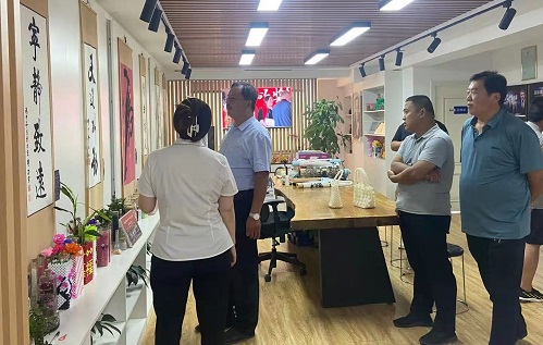 發(fā)展殘疾人事業(yè)，實施鄉(xiāng)村振興戰(zhàn)略--------記邱縣梁二莊鎮(zhèn)村領導一行蒞臨手工之家參觀指導