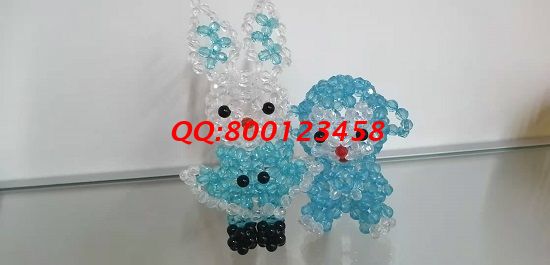 8月1日，拿回家做的手工活，可靠放心的外發(fā)手工活，就來手工之家，圖為勵志珠珠繡串珠成品實拍