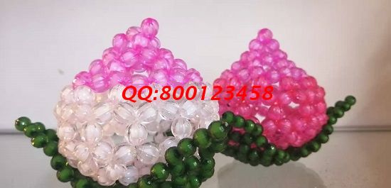 8月10日，就業(yè)創(chuàng)業(yè)好項(xiàng)目，拿回家做的手工活，手工之家的手工活代理加工項(xiàng)目很受大家的歡迎，圖為勵(lì)志珠珠繡串珠產(chǎn)品實(shí)拍