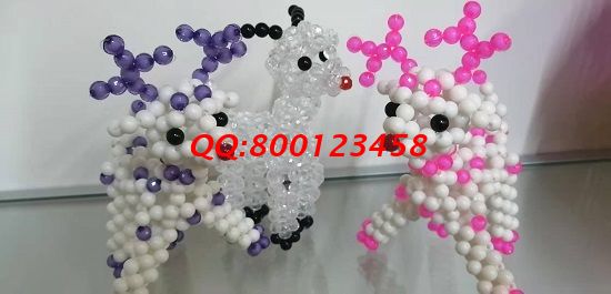 8月17日，找正規(guī)可靠的手工活加工項(xiàng)目，手工之家的手工活代理加工項(xiàng)目造福了很多人，圖為勵(lì)志珠珠繡串珠小飾品實(shí)拍