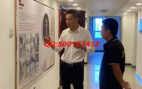 9月5日，實(shí)地考察、詳細(xì)了解，這個(gè)拿回家做的手工活讓人放心，在家足不出戶做勵(lì)志珠珠繡手工能掙錢(qián)，圖為手工之家接待考察合作加工客戶剪影