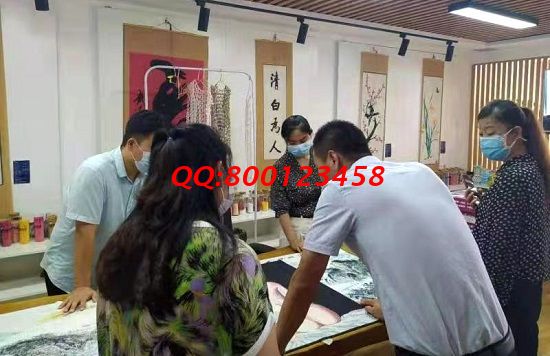 9月11日，把手工活拿回家做，選擇勵(lì)志珠珠繡外發(fā)手工活，因?yàn)檫@是對(duì)非遺傳統(tǒng)手工的傳承和創(chuàng)新，圖為手工之家接待考察合作加工客戶剪影