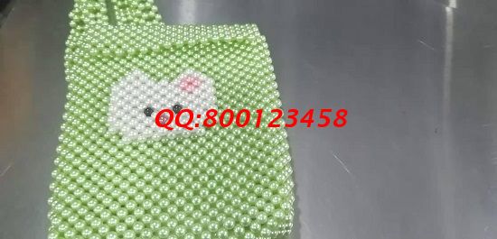 9月14日，正規(guī)供料的手工活，選外發(fā)手工活就要找正規(guī)企業(yè)、合適的手工，圖為勵(lì)志珠珠繡串珠產(chǎn)品（珠包）實(shí)拍
