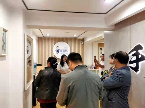 做好珠繡手工，助力鄉(xiāng)村振興 --- --- 記邯鄲學院宋主任一行蒞臨手工之家參觀指導